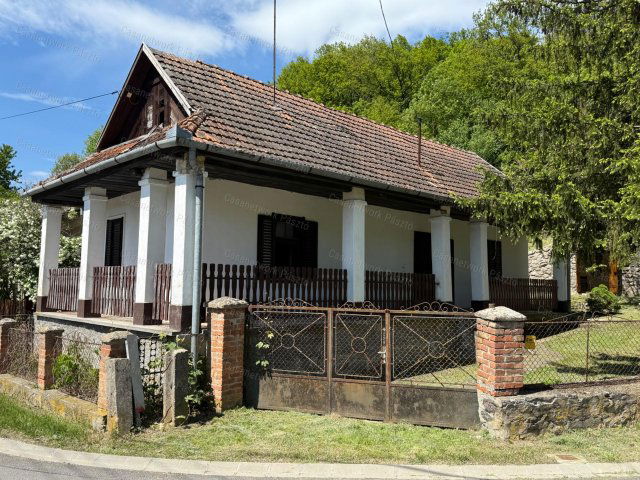 Eladó családi ház, Felsőtoldon 26.9 M Ft, 2 szobás