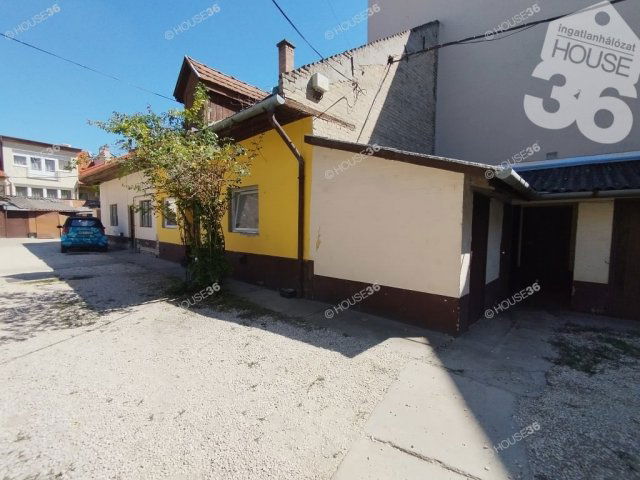 Eladó téglalakás, Kecskeméten 24.9 M Ft, 1 szobás