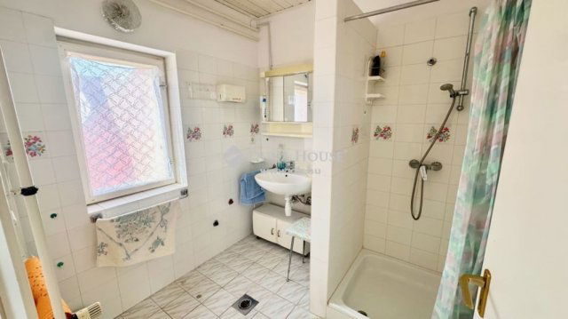 Eladó családi ház, Balatonfenyvesen 430 M Ft, 4 szobás