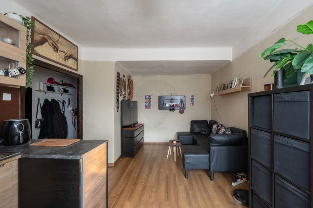 Eladó téglalakás, Tatabányán 31.999 M Ft, 1+1 szobás