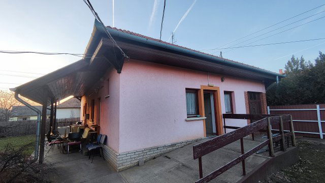 Kiadó családi ház, albérlet, Kecskeméten 120 E Ft / hó