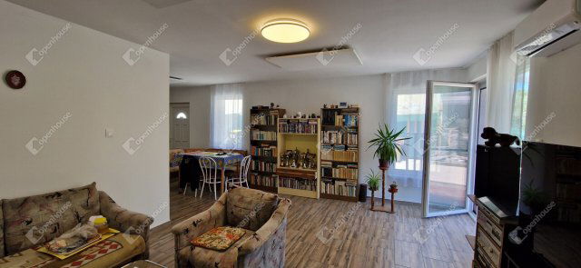 Eladó családi ház, Győrött 72 M Ft, 3 szobás