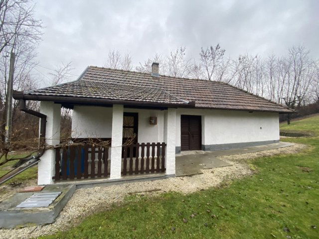 Eladó nyaraló, Pacsán 7.9 M Ft, 2 szobás / költözzbe.hu