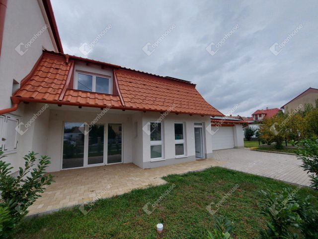 Eladó téglalakás, Győrött 125 M Ft, 4 szobás