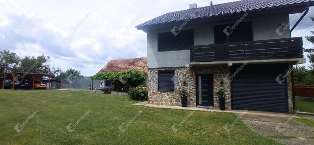 Eladó családi ház, Kustánszegen 76 M Ft, 4 szobás