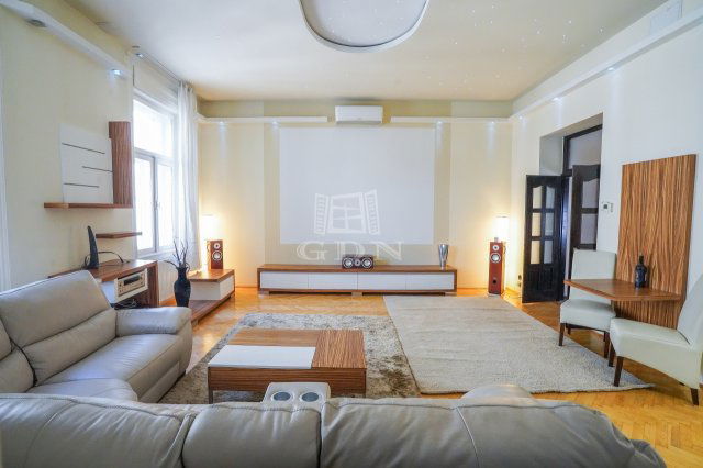 Eladó téglalakás, Budapesten, VII. kerületben 136 M Ft, 3 szobás