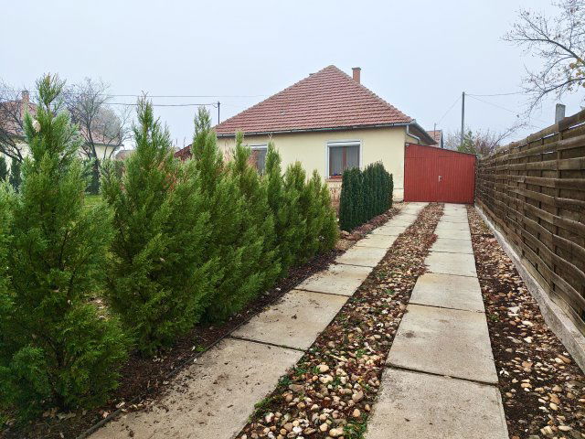 Eladó családi ház, Kecskeméten 74.9 M Ft, 3 szobás