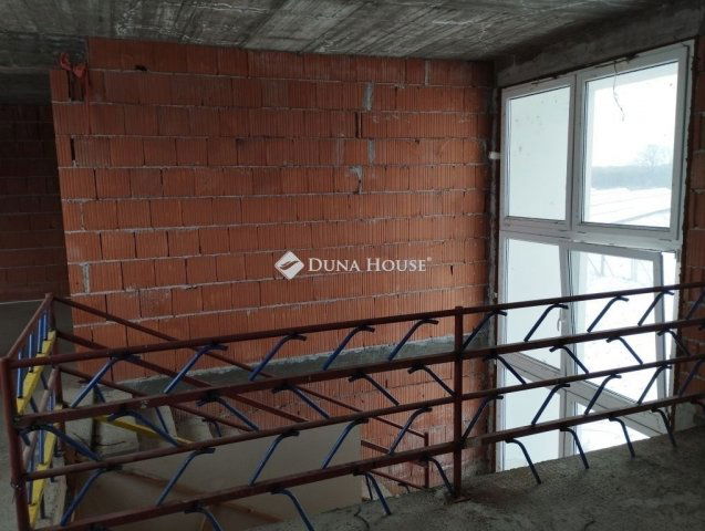 Eladó ipari ingatlan, Újszentivánon 53.5 M Ft