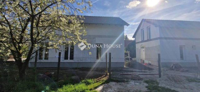 Eladó családi ház, Szegeden, Aranka utcában 102 M Ft, 3+1 szobás