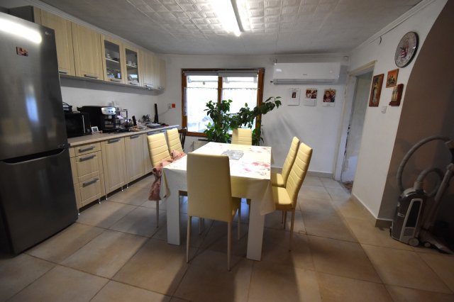 Eladó családi ház, Újcsanáloson 19.9 M Ft, 2 szobás