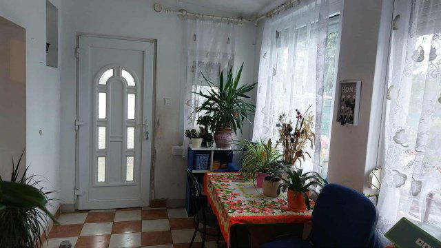 Eladó családi ház, Pápán 42 M Ft, 3 szobás