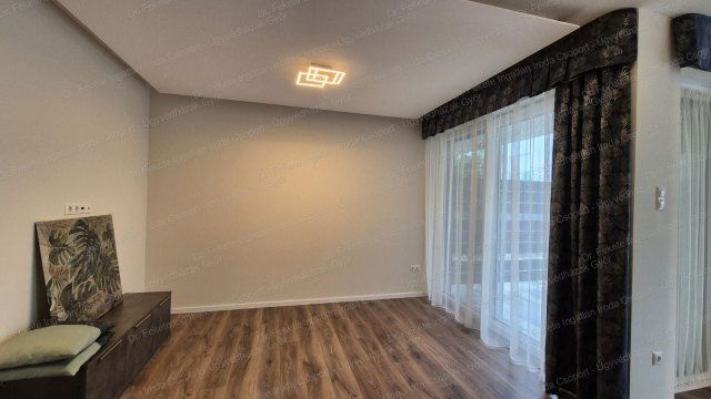 Eladó téglalakás, Győrött 85 M Ft, 3 szobás