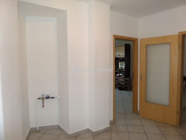 Eladó téglalakás, Pécsett 45 M Ft, 2 szobás