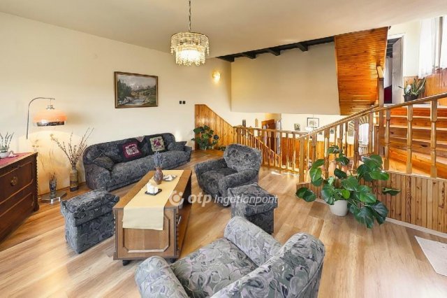 Eladó ikerház, Győrött 89.5 M Ft, 3 szobás