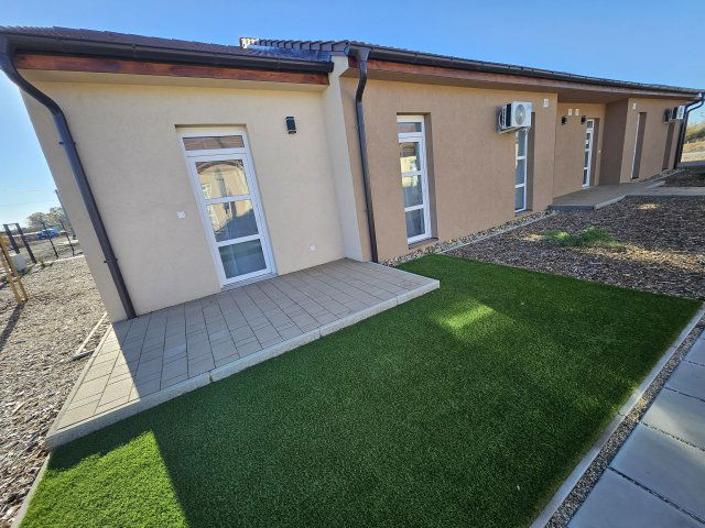 Eladó sorház, Tiszaszigeten 37.5 M Ft, 1+1 szobás