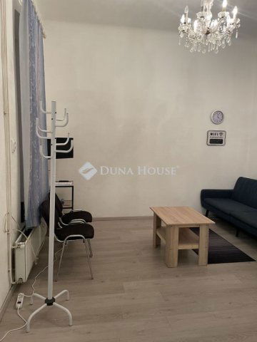 Eladó téglalakás, III. kerületben, Nagyszombat utcában