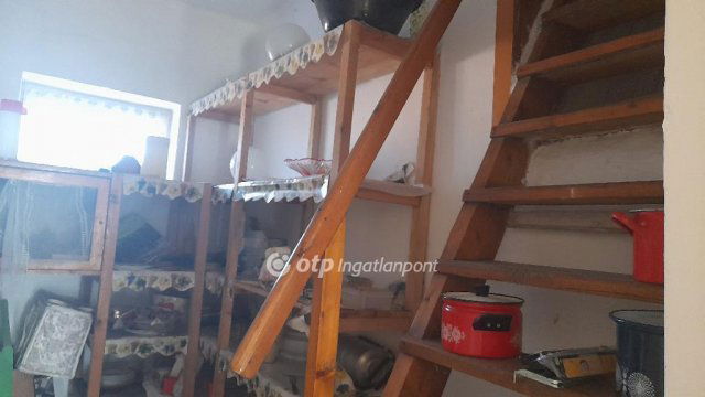Eladó családi ház, Jászapátiban 12.5 M Ft, 2+1 szobás
