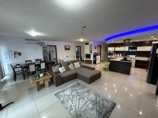 Eladó családi ház, Kozármislenyen 134.9 M Ft, 6 szobás