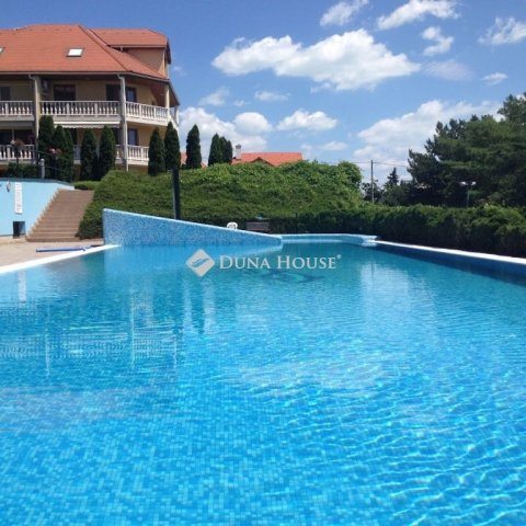 Eladó téglalakás, Balatonfüreden 165 M Ft, 2 szobás