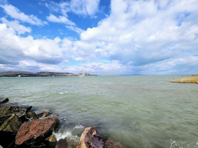 Eladó téglalakás, Szántódon 34.8 M Ft, 1 szobás