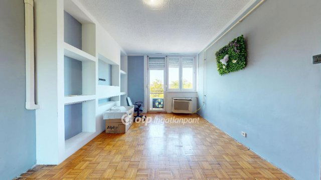 Eladó téglalakás, Nyíregyházán 37.4 M Ft, 1+2 szobás