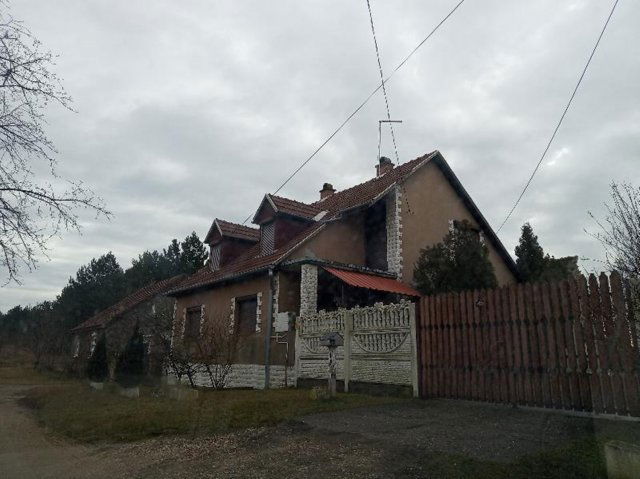 Eladó családi ház, Érsekcsanádon 28 M Ft, 2 szobás