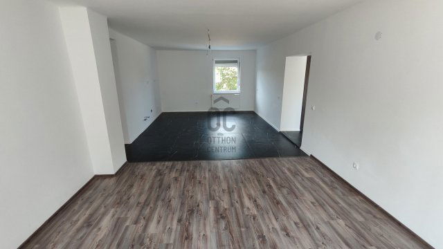 Eladó családi ház, Pétfürdőn 59.9 M Ft, 3 szobás