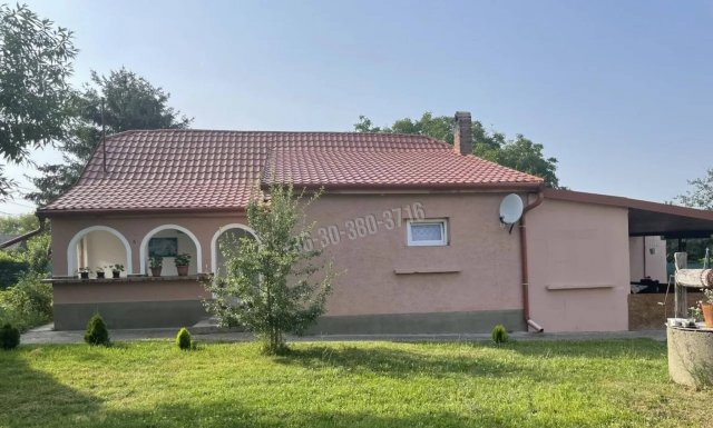 Eladó családi ház, Nagyvenyimen 27.9 M Ft, 2 szobás