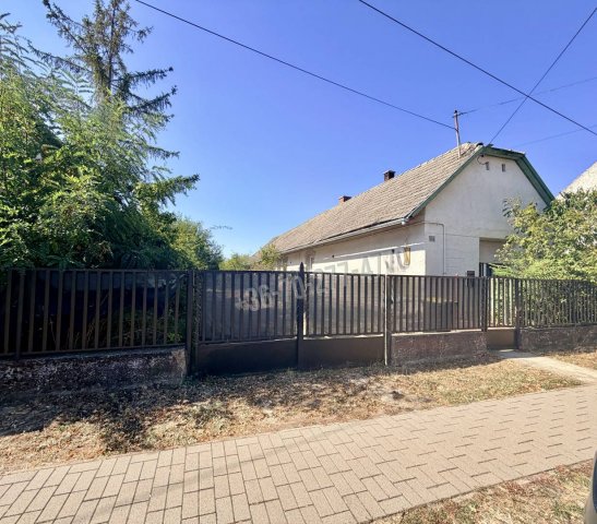 Eladó családi ház, Vértesbogláron 43.9 M Ft, 2 szobás