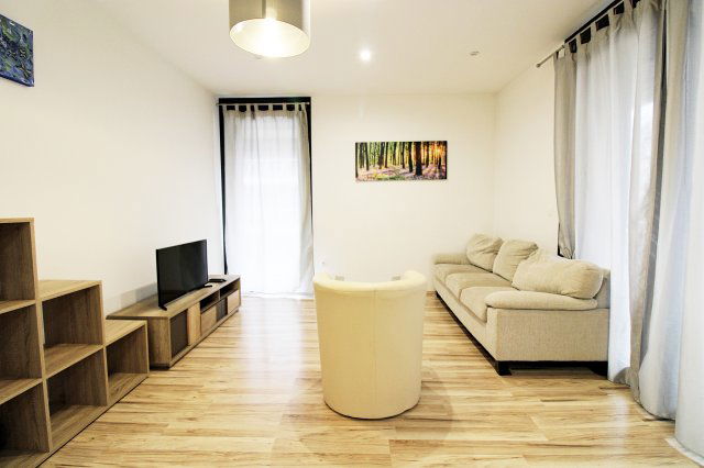 Kiadó téglalakás, albérlet, Debrecenben, Bem téren, 3 szobás