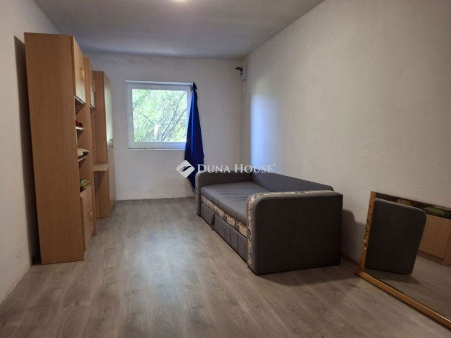 Eladó téglalakás, Óbarokon 13 M Ft, 1 szobás