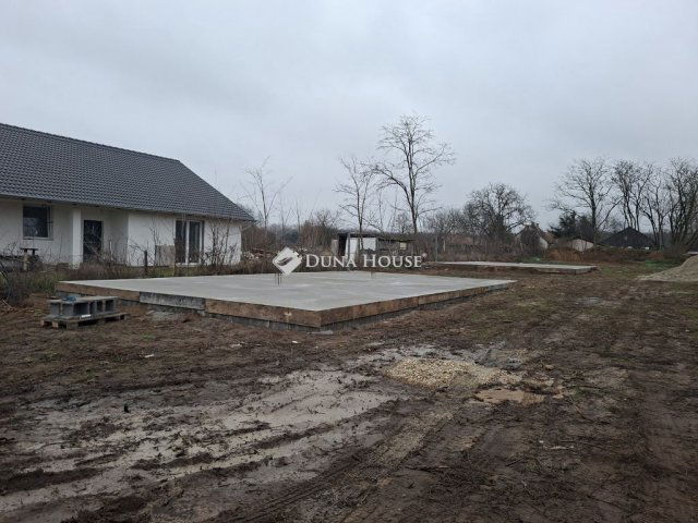 Eladó ikerház, Kókán 62 M Ft, 4 szobás / költözzbe.hu