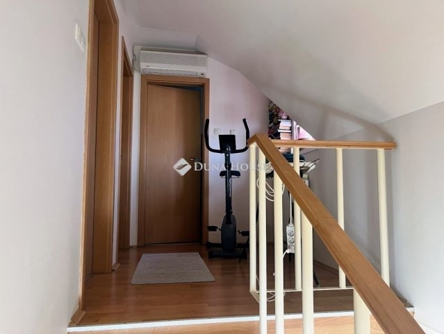 Eladó téglalakás, Pécsett 89 M Ft, 3 szobás