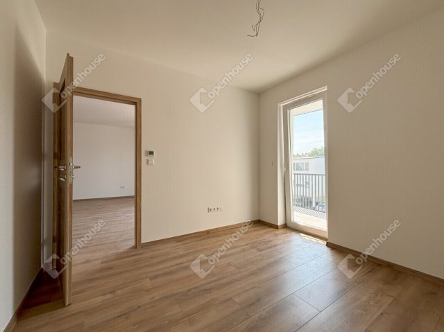 Eladó téglalakás, Szegeden 69.99 M Ft, 2 szobás