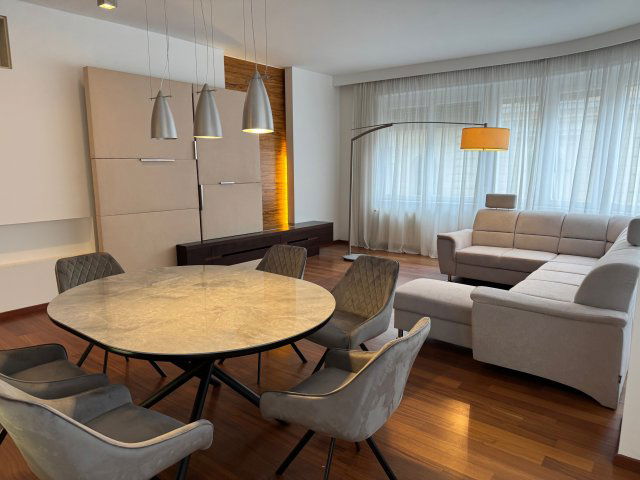 Kiadó téglalakás, albérlet, V. kerületben, Petőfi Sándor utcában