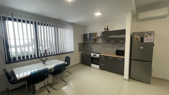 Kiadó téglalakás, albérlet, Taksonyon 240 E Ft / hó, 3 szobás