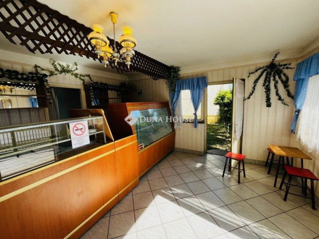 Eladó üzlethelyiség, Tápiószecsőn 29.9 M Ft