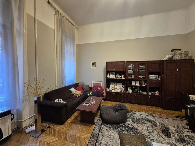 Eladó téglalakás, Budapesten, VI. kerületben 79 M Ft, 2 szobás