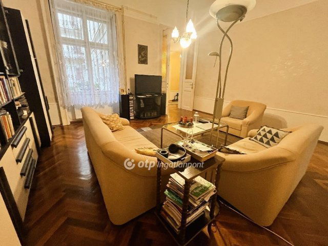 Eladó téglalakás, Budapesten, VI. kerületben 119.9 M Ft
