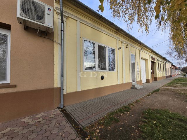 Eladó üzlethelyiség, Madarason 15 M Ft / költözzbe.hu