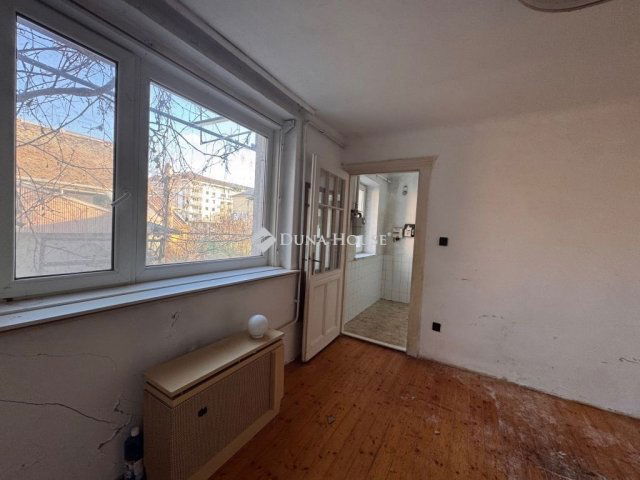Eladó téglalakás, Budapesten, II. kerületben 39 M Ft, 1 szobás