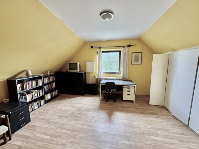 Eladó családi ház, Iszkaszentgyörgyön 79.9 M Ft, 5 szobás