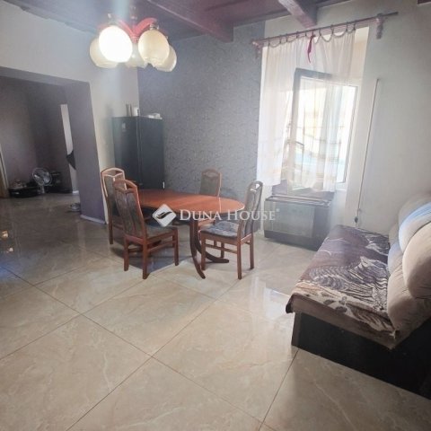 Eladó családi ház, Monoron 43.5 M Ft, 4 szobás