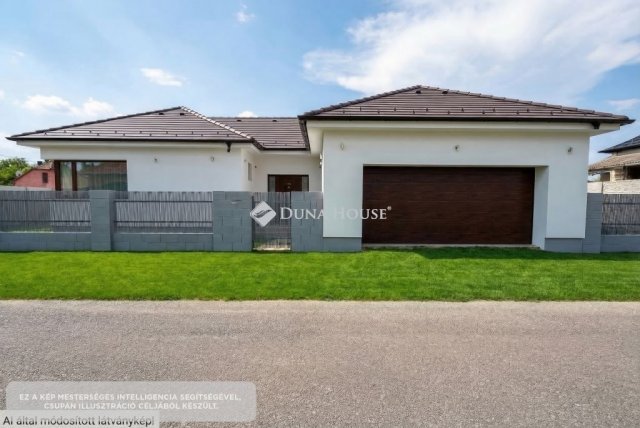 Eladó családi ház, Lakitelken 109 M Ft, 4 szobás