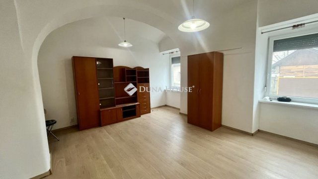 Eladó téglalakás, Kőszegen 23.5 M Ft, 1 szobás