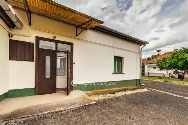 Eladó családi ház, Bodrogkisfaludon 49.9 M Ft, 5+1 szobás