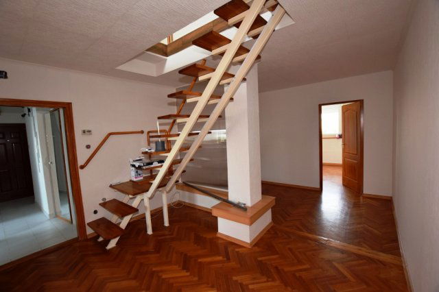 Eladó téglalakás, Debrecenben 69.9 M Ft, 4 szobás