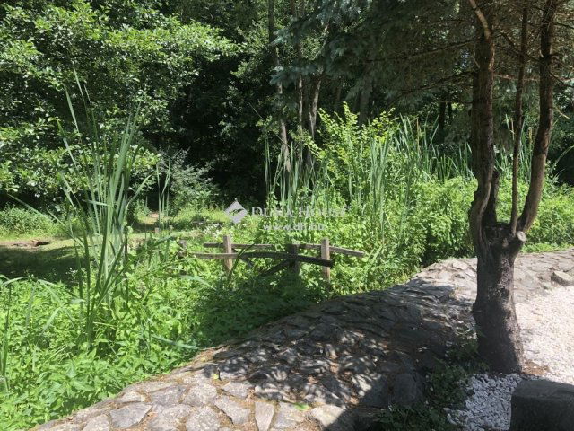 Eladó családi ház, Verőcén 119 M Ft, 7 szobás