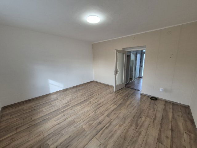 Eladó téglalakás, Debrecenben 38.9 M Ft, 1 szobás