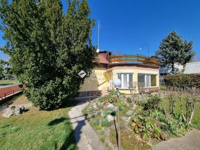 Eladó családi ház, Velencén 84 M Ft, 5 szobás
